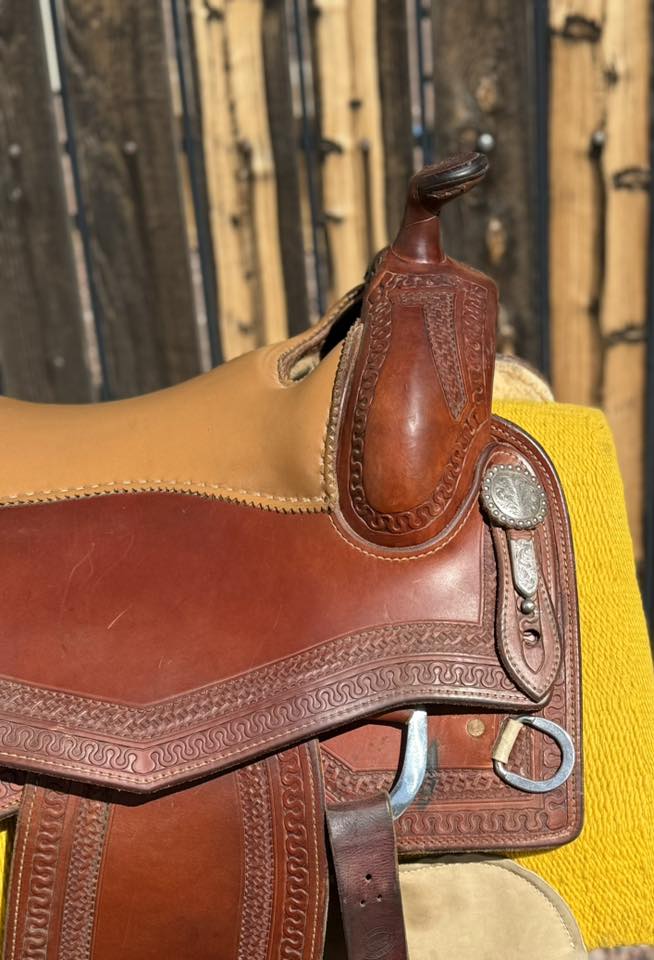 bob avila bobs custom 17 horn detail
