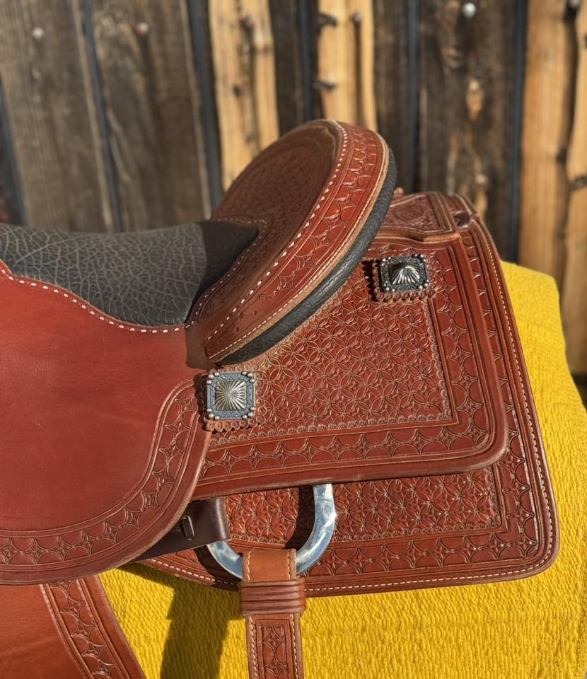 lady cowhorse bobs custom 15 5 b skirt detail
